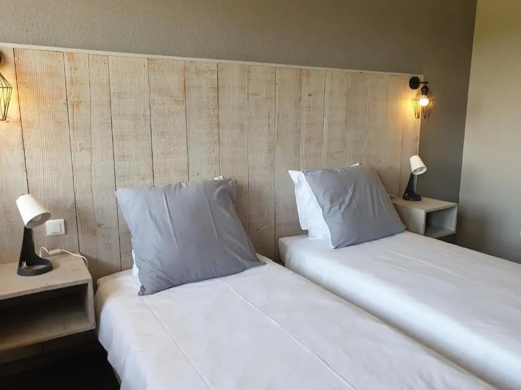 Auberge Bois de étang Motel les Tilleuls - Photo 1