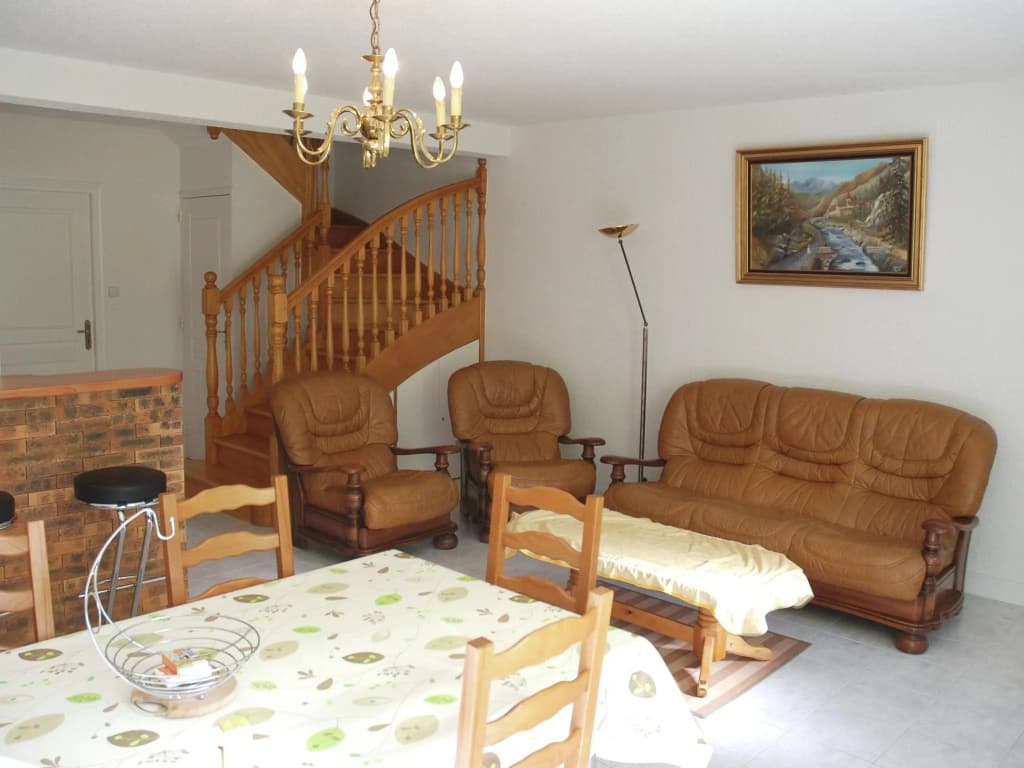 Stylish Coastal Stay in Erquy - Photo 2