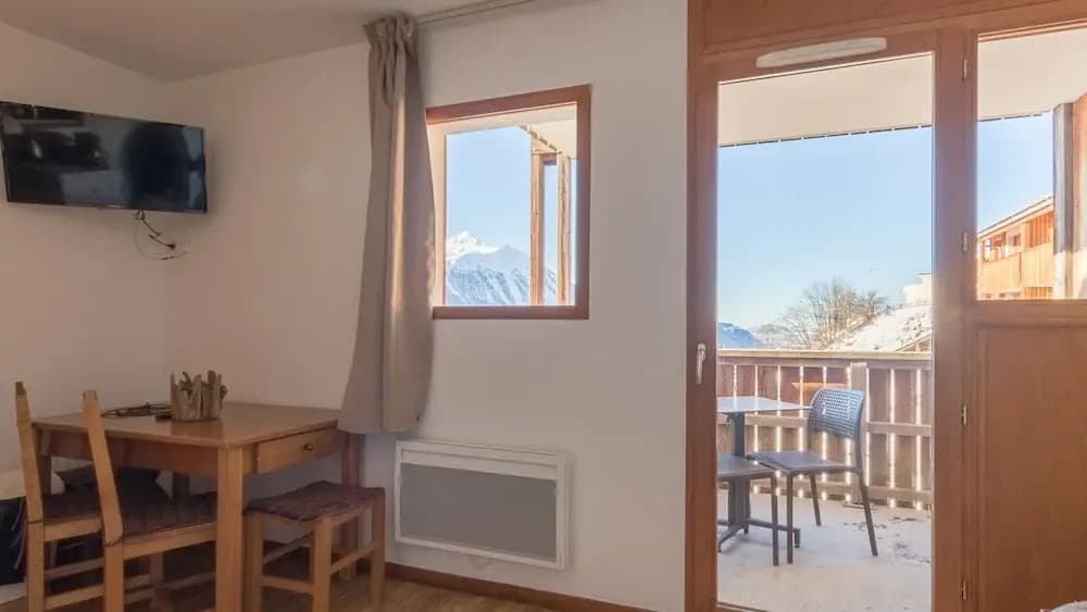 Sunny Mountain Retreat - Photo 5