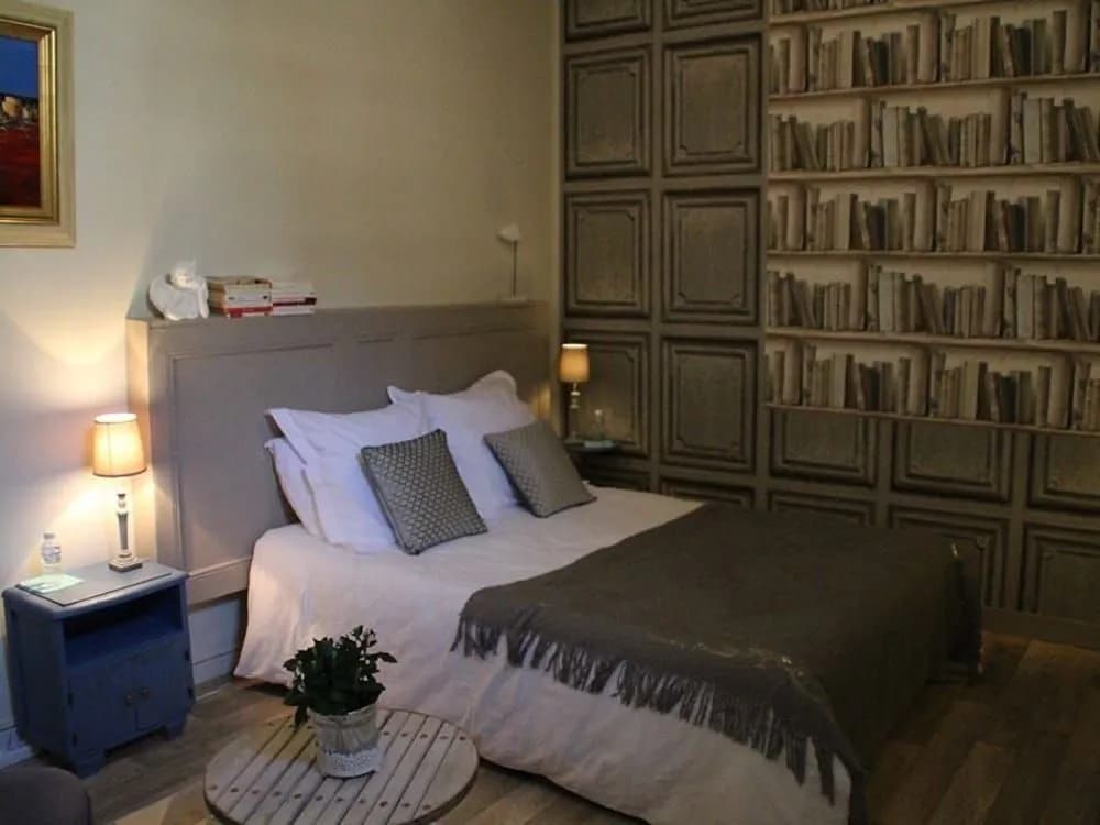 Une Chambre en Ville - Photo 3