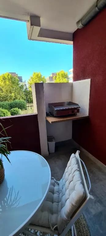 Appartement avec terrasse, parking et proche tramway - Photo 3