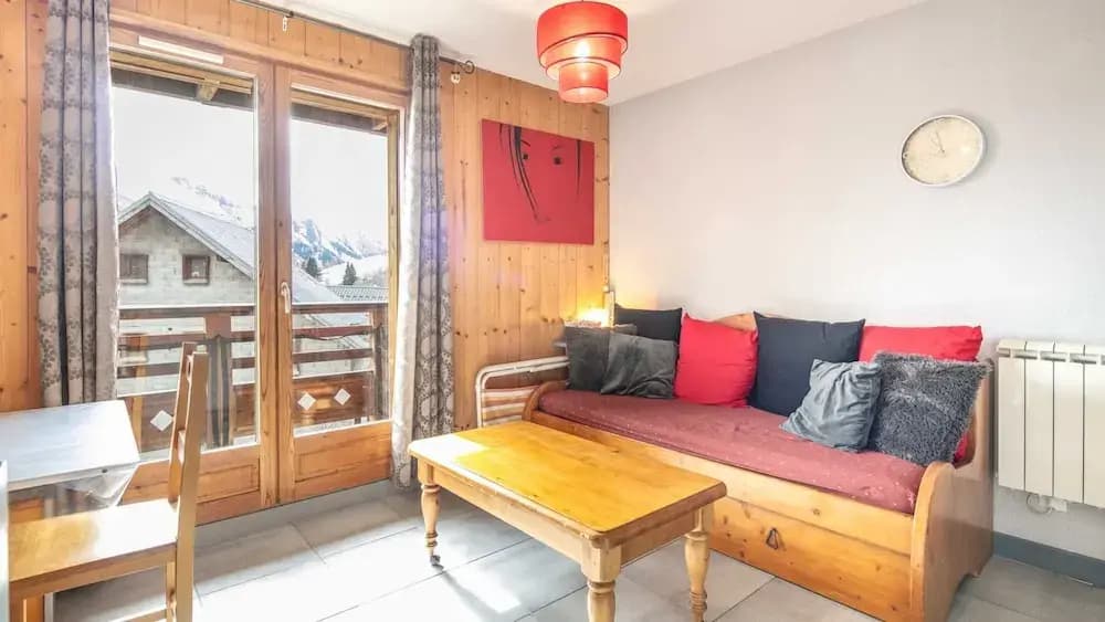 Mountain-view Apartment for 6 Guests - Photo 5