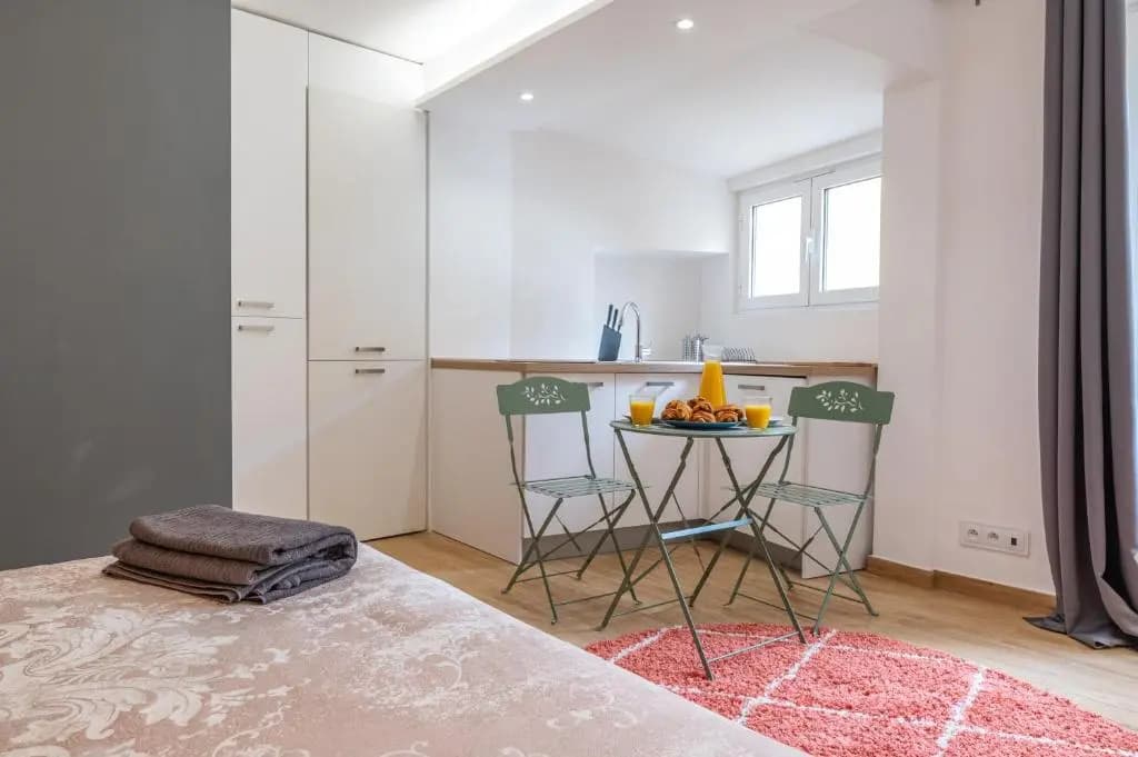 CHARMANT STUDIO RENOVÉ 150m DE MONACO - Photo 5