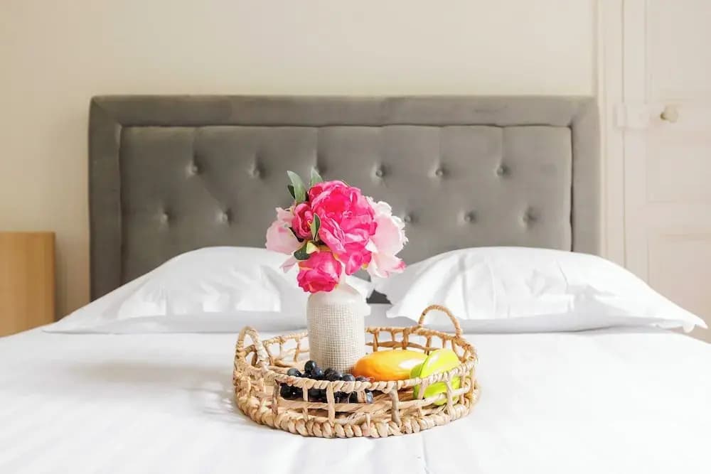 Chic and Refined Apartment - Photo 1