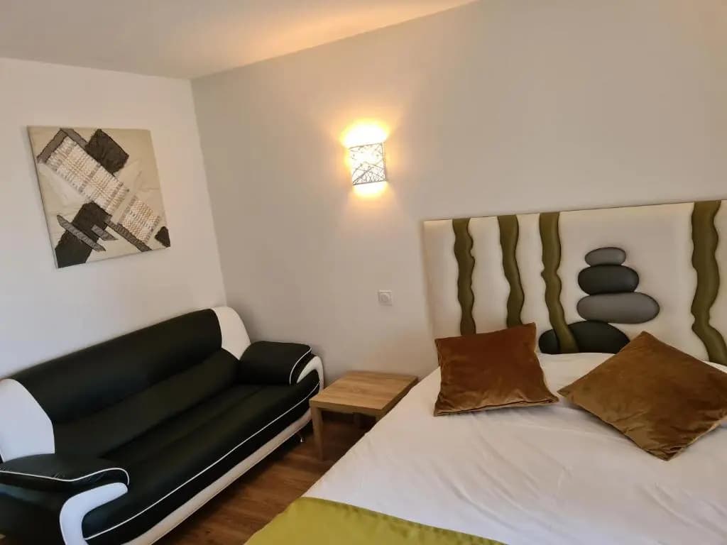 INTER-HOTEL Salers Le Gerfaut - Photo 3