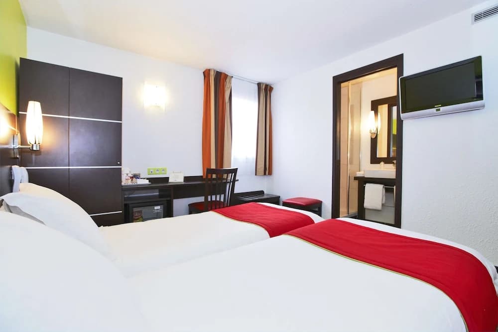 Kyriad Design Enzo Reims Tinqueux - Photo 3