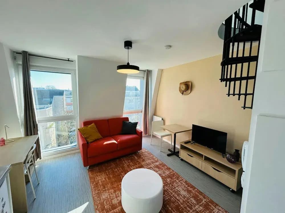 We Live In R - Duplex 501 - Photo 1