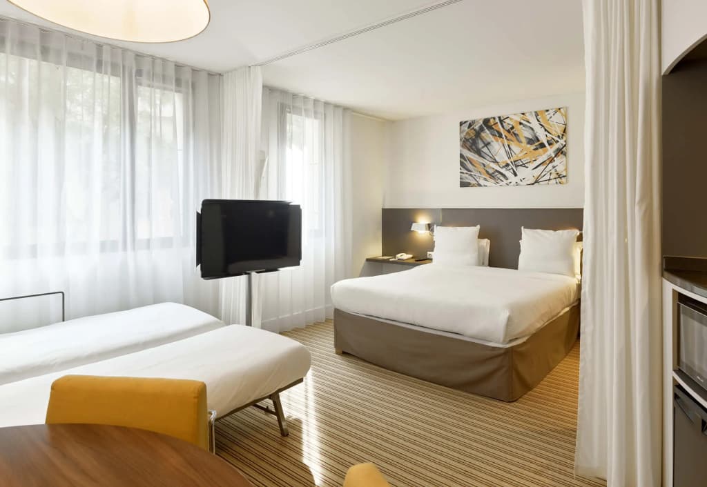 B&B HOTEL Rueil-Malmaison Gare - Photo 5