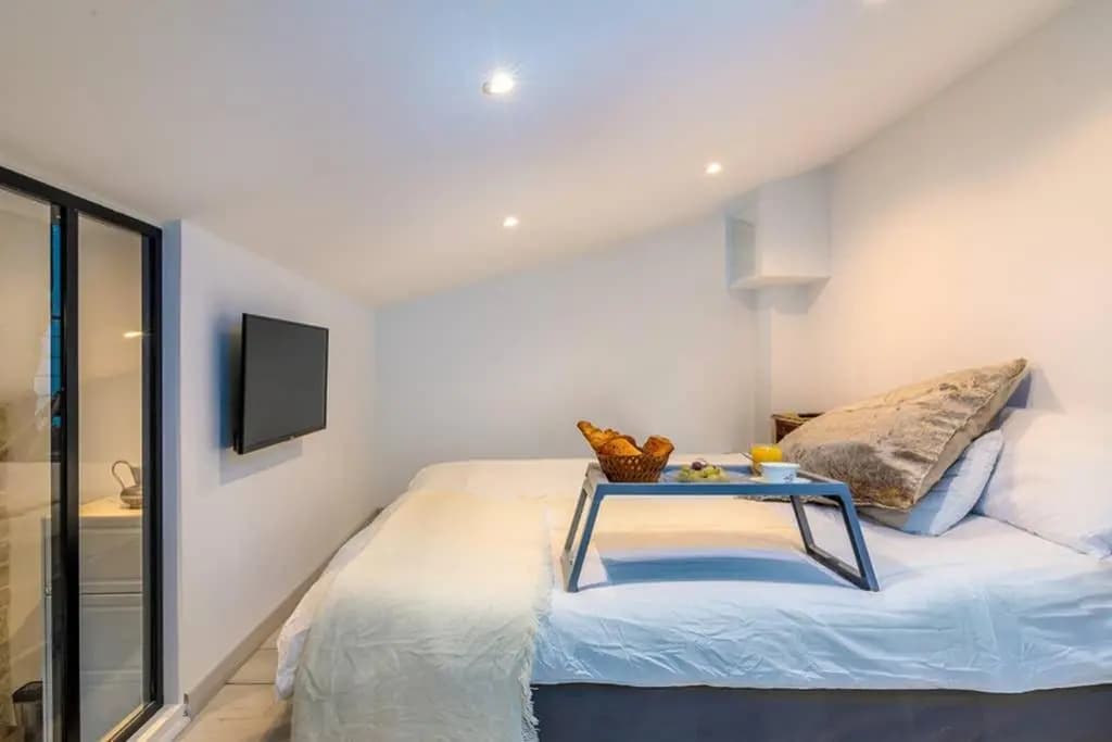 PENTHOUSE Loft 5MIN PALAIS DES FESTIVALS AND BEACH terrace view on castle - Photo 4