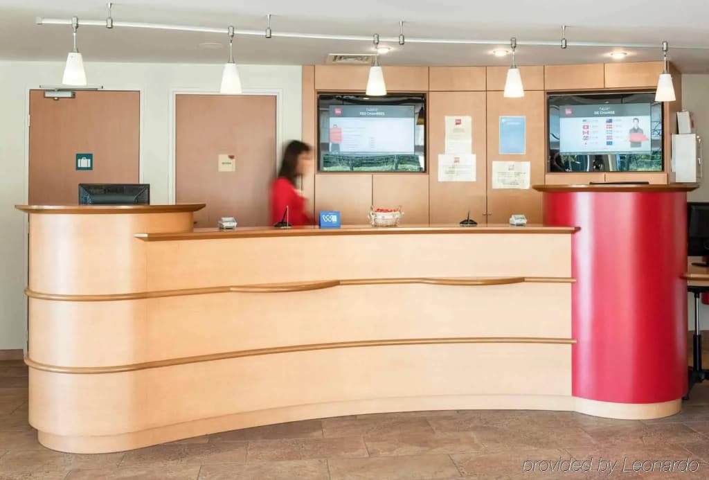 Ibis Golfe de Saint Tropez - Photo 2