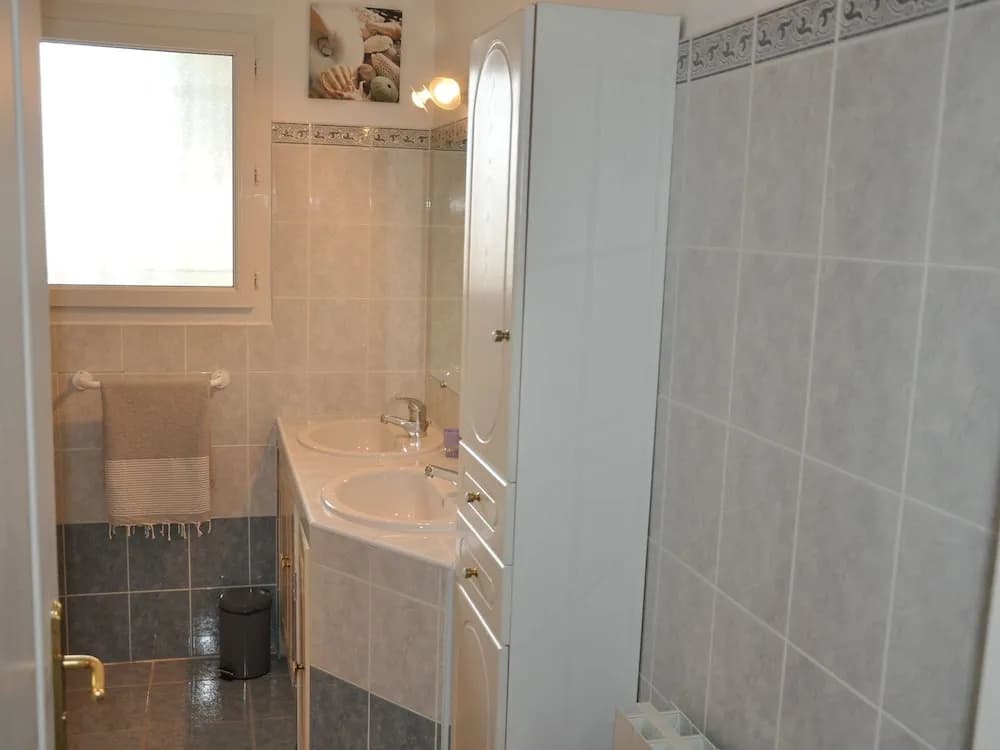 Luxurious Holiday Home with Private Pool in Port Camargue - Miniature 7