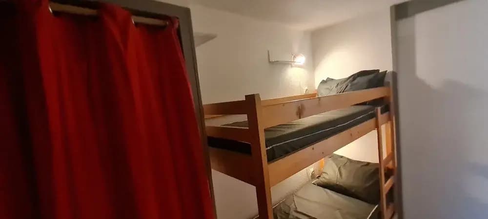 Alpine Stay Near Ski Slopes - Photo 4