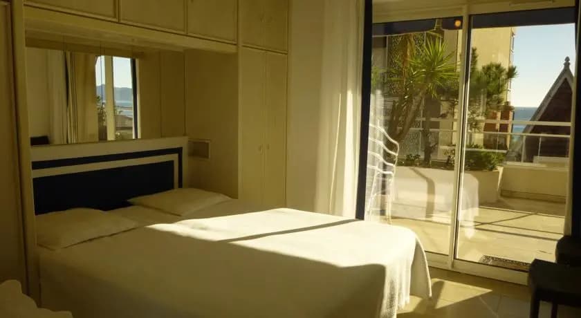 One Bedroom Drap D'Or - Photo 1