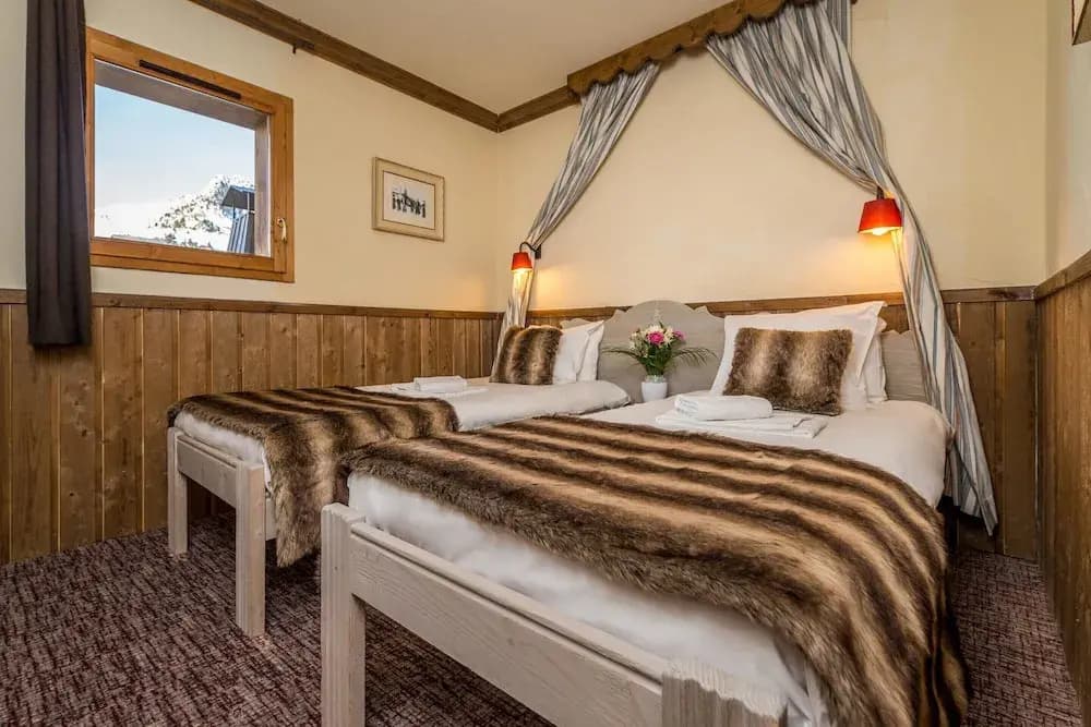 Chalet in Paradiski With Stunning Ski Views - Photo 2