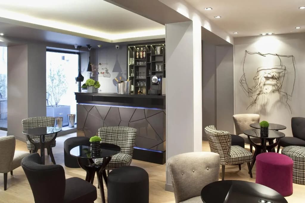 Le Grey Hotel - Photo 2