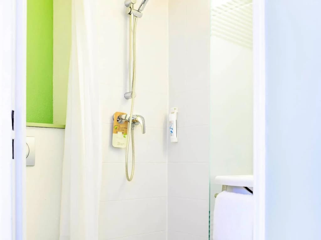ibis budget Valenciennes Petite Forêt - Miniature 8