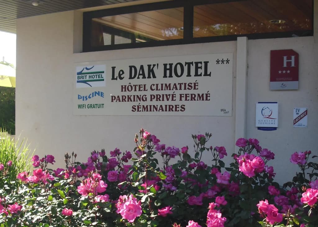 Brit Hotel Dak’Hôtel - Photo 1