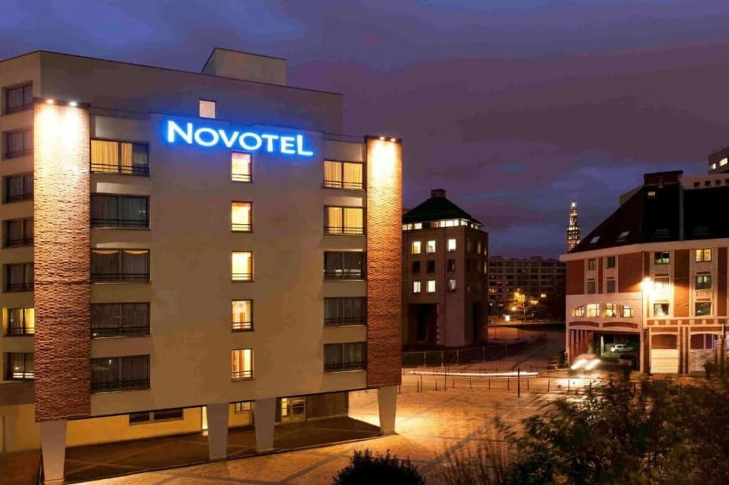 Novotel Lille Centre Gares - Photo 1