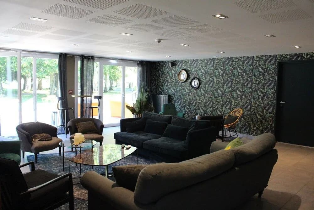 Hôtel Le Corbusson Laval Ouest - Photo 2