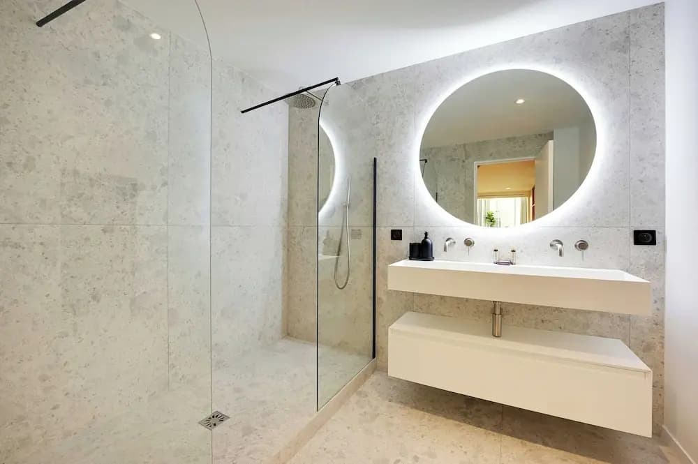 Elegant Apartment With 2 Rooms - Miniature 7