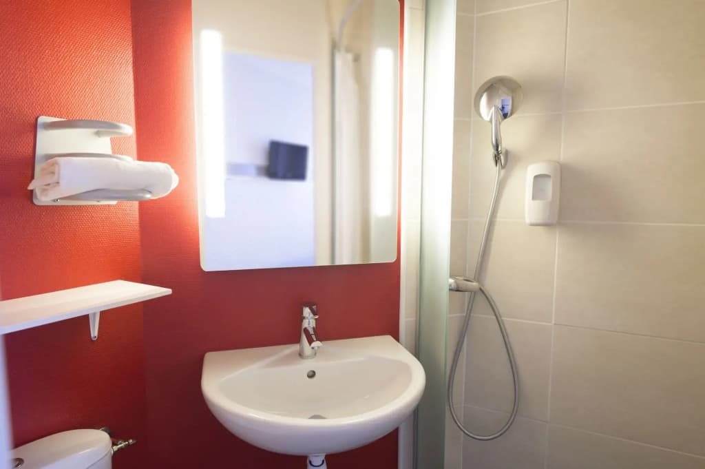 B&B HOTEL Chatellerault - Miniature 8