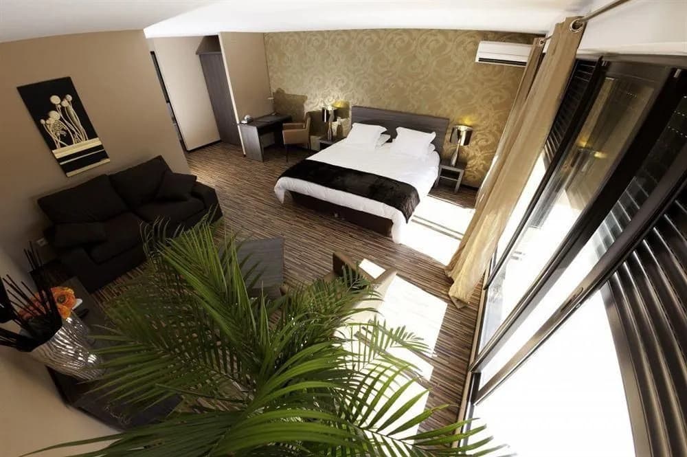 BHB Art Hôtel - Miniature 6