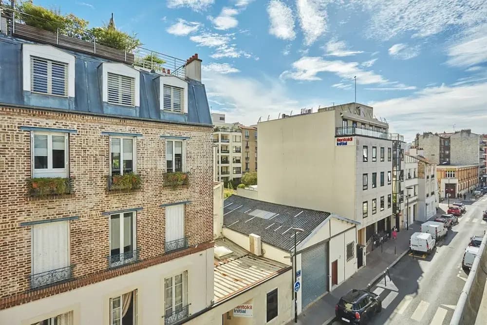 Apartment Boulogne Facing the "passage" - Photo 1