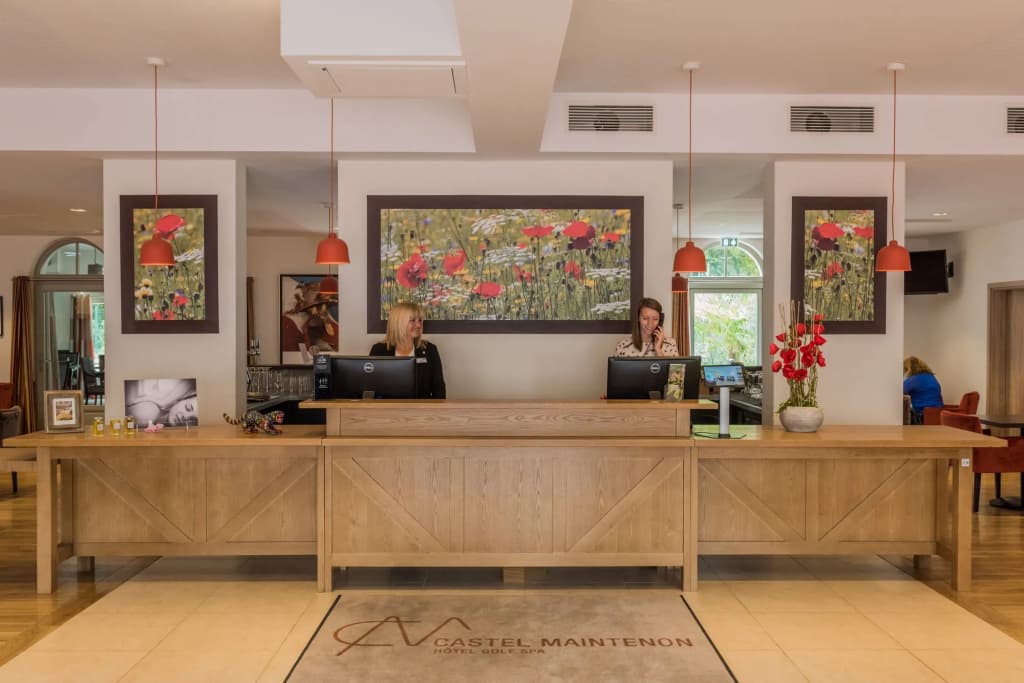 Mercure Maintenon - Photo 2