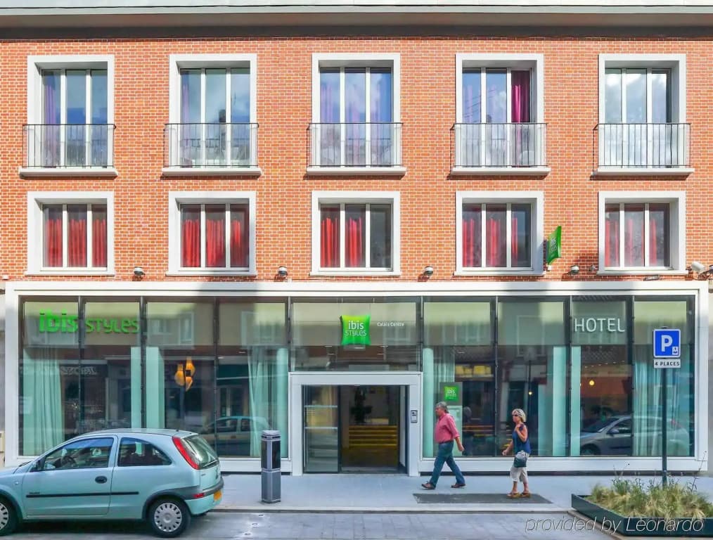 ibis Styles Calais Centre - Photo 1