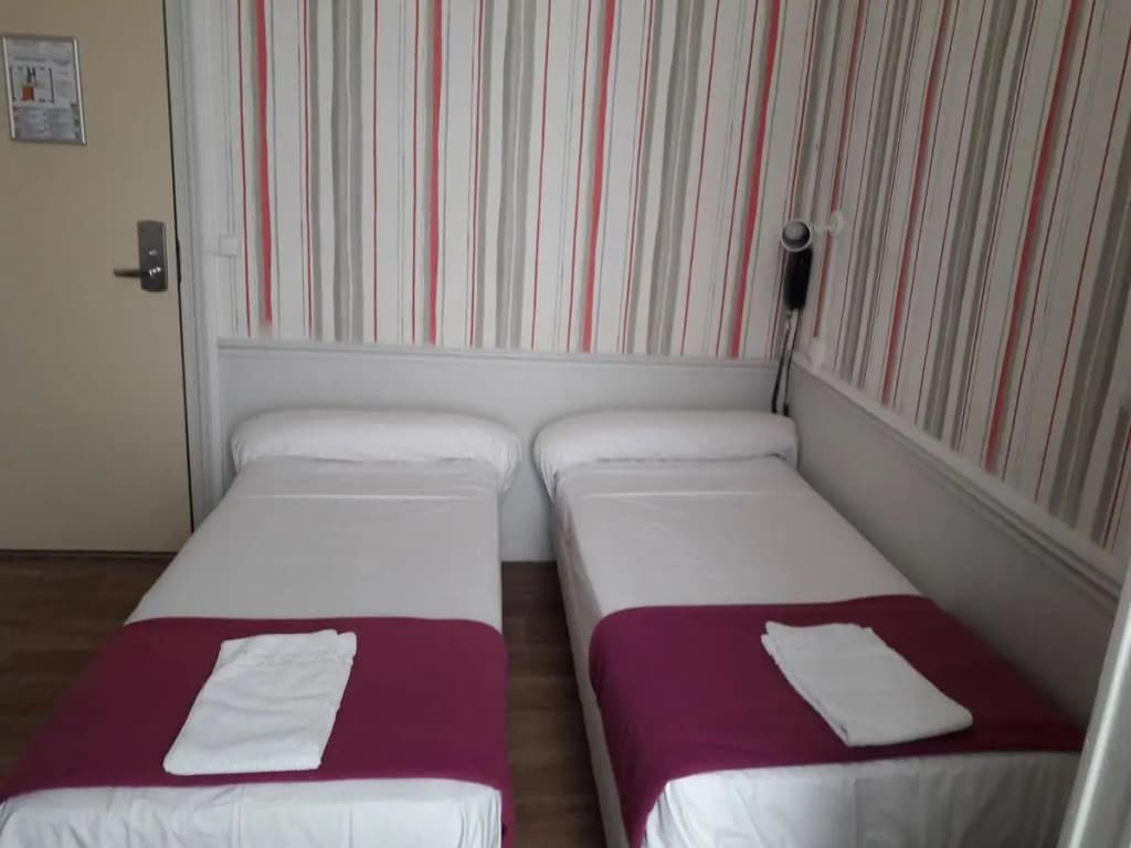 Perfect Hotel & Hostel - Photo 1