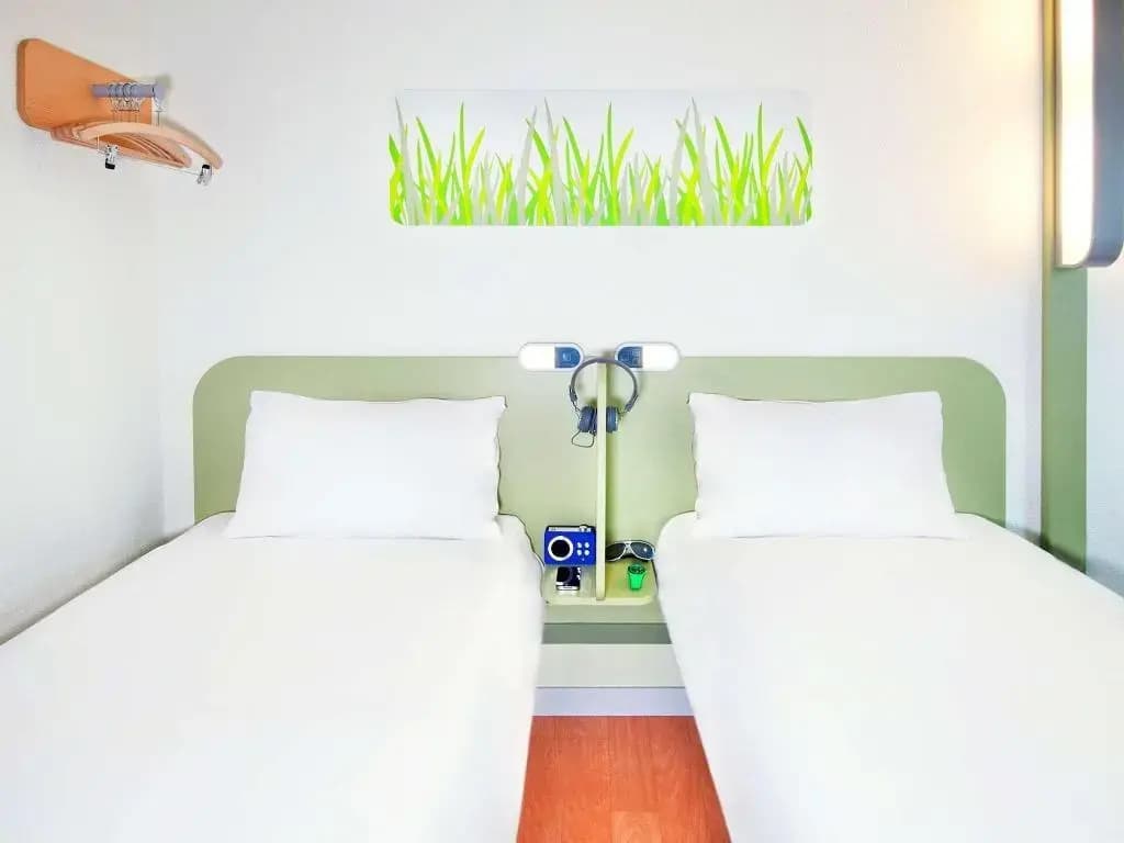 ibis budget Cavaillon - Photo 1