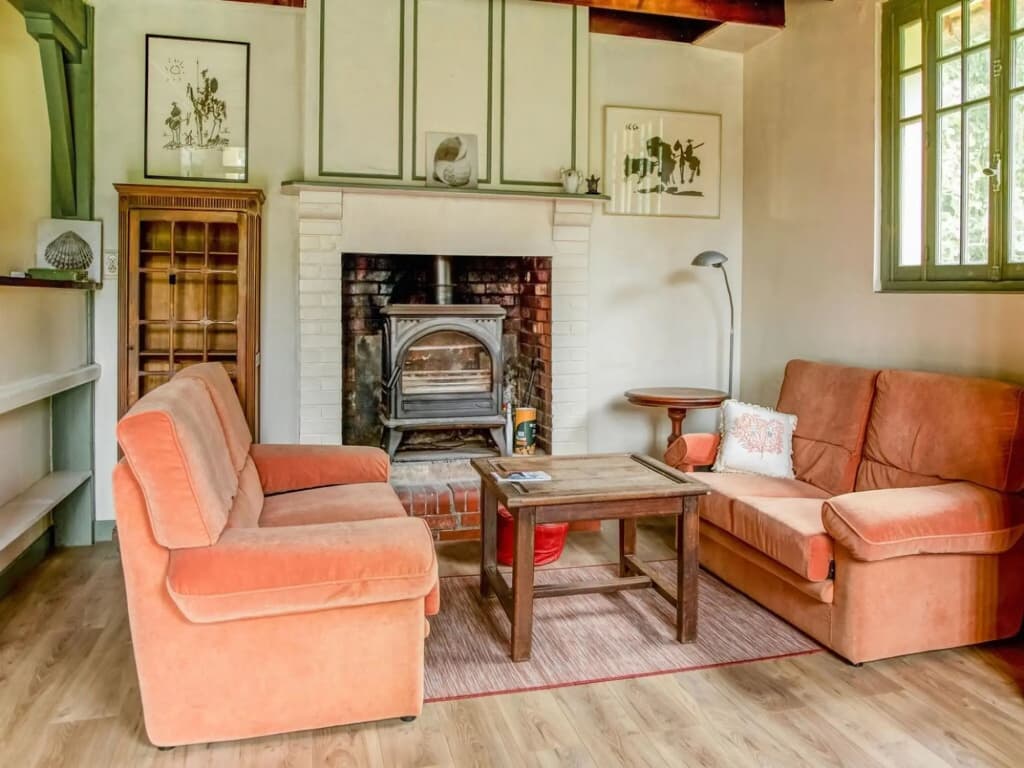 Elegant Normandy Escape - Photo 2