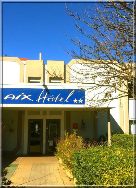 Aix Hotel - Photo 1