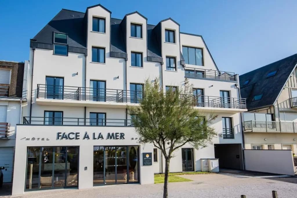 Hôtel Spa Face à la Mer - Photo 1