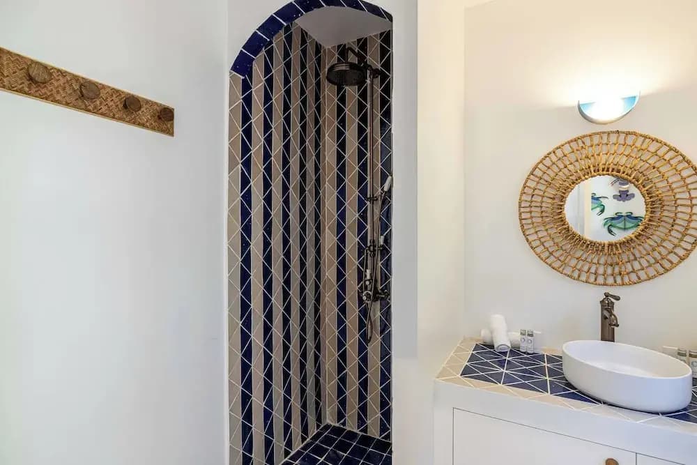 Bedroom in a Sublime Provencal Villa - Photo 5
