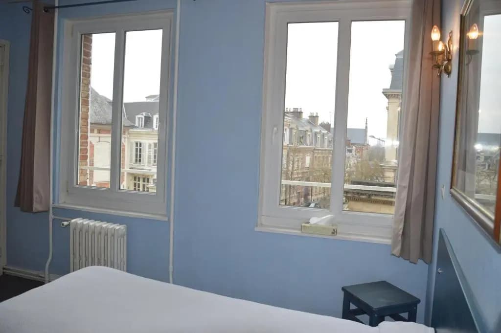 Hôtel Victor Hugo - Miniature 7