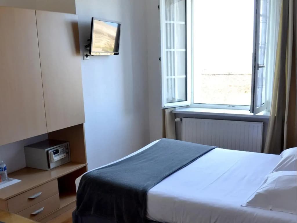 Hotel De La Porte Saint Pierre - Photo 4