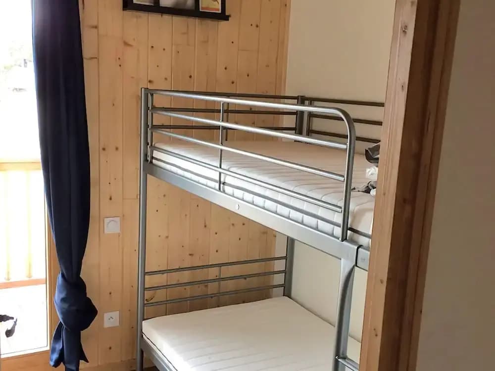 Splendid Chalet in Chamrousse With TV - Photo 4