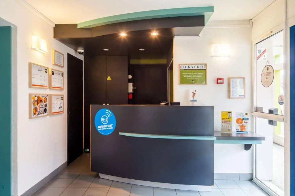 B&B HOTEL Orgeval - Photo 2