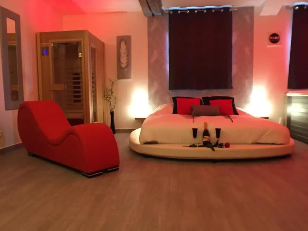 Suite Cupidon- Domaine des trois châteaux - Photo 4