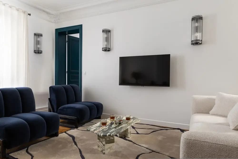 Montaigne Luxury 2 Bedroom - Miniature 8