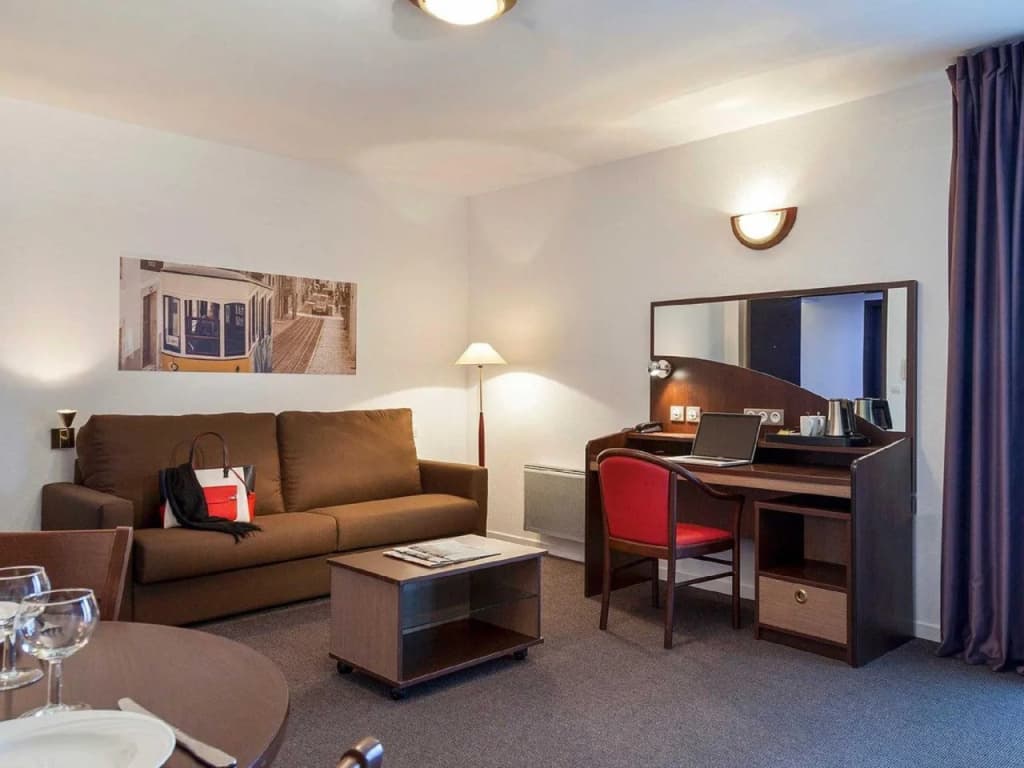 Comfort Suites Port-Marly Paris Ouest - Photo 3