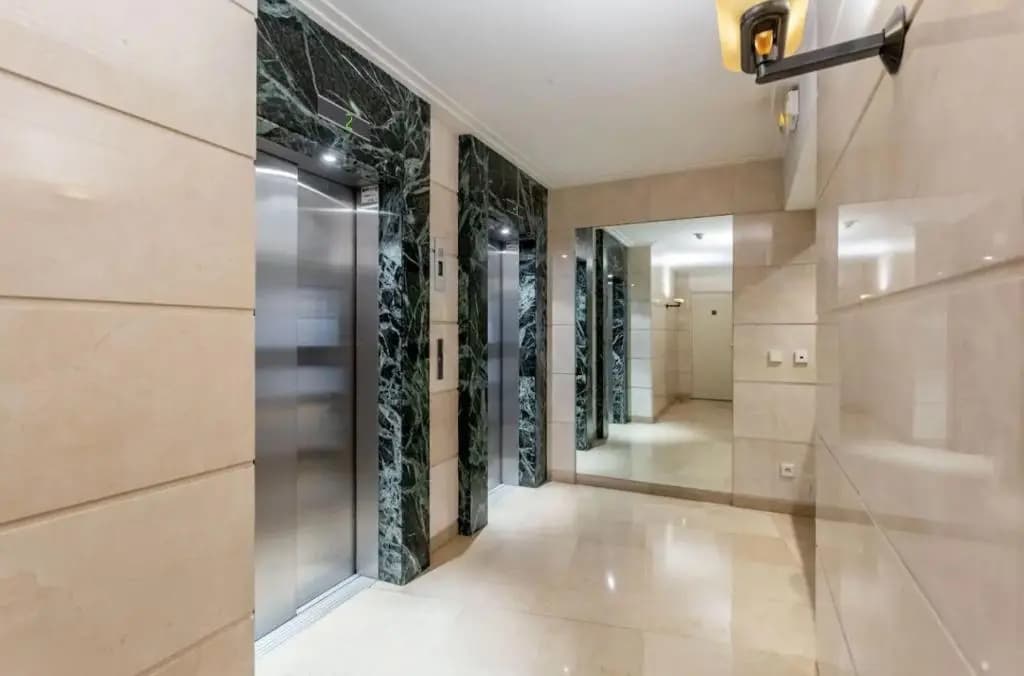 Beautiful Modern Fully Furnished Studio - Photo 3