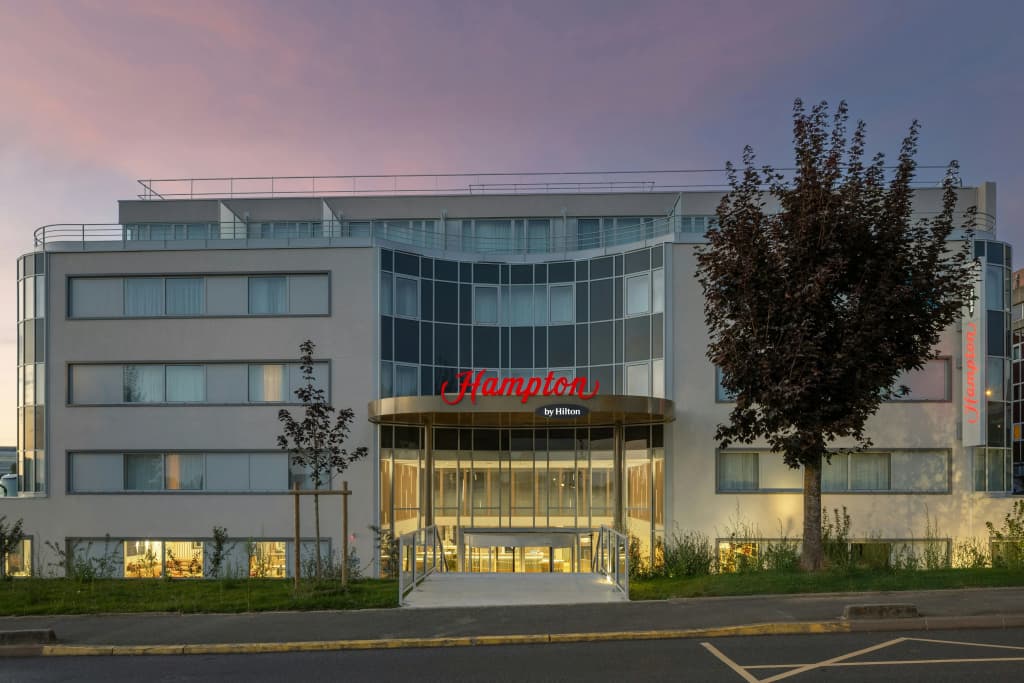 Hampton By Hilton Paris Charles De Gaulle Airport - Photo 1