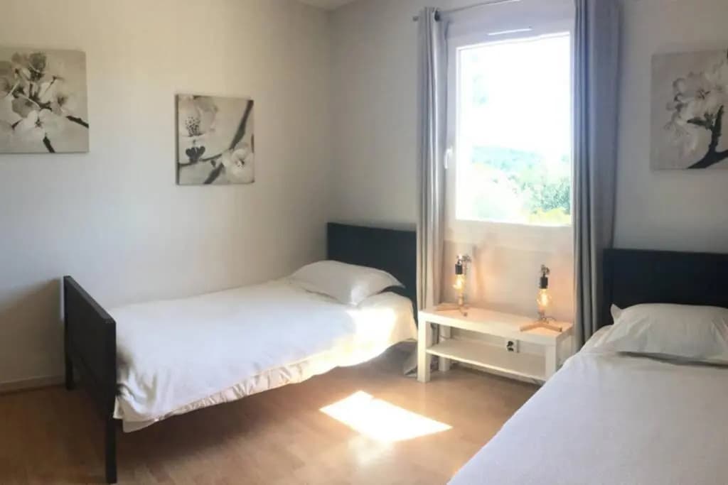 Agréable partie de maison avec piscine en plein cœur du Luberon (Vaucluse), pour 4/6 personnes. LS2-356 INFIERMA - Photo 2
