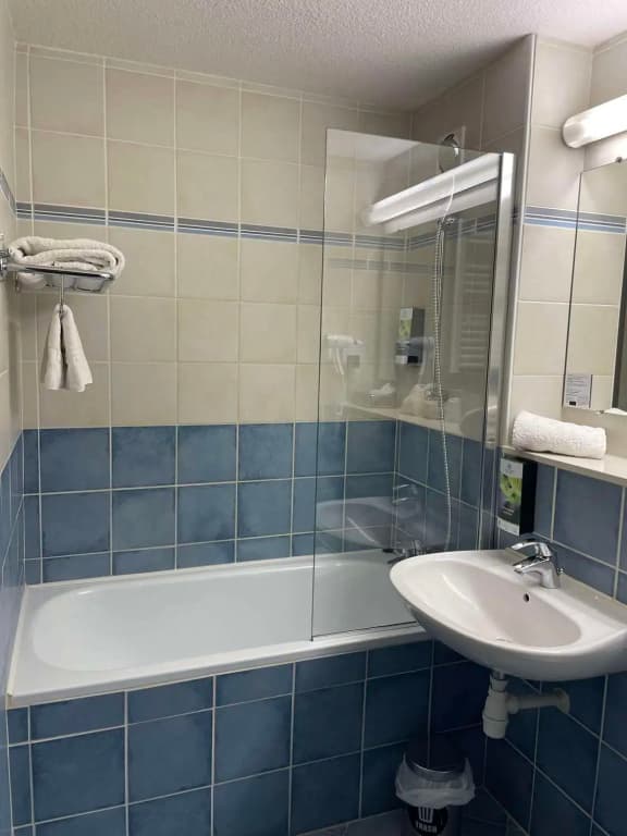 Sure Hotel by Best Western Limoges Sud - Miniature 8
