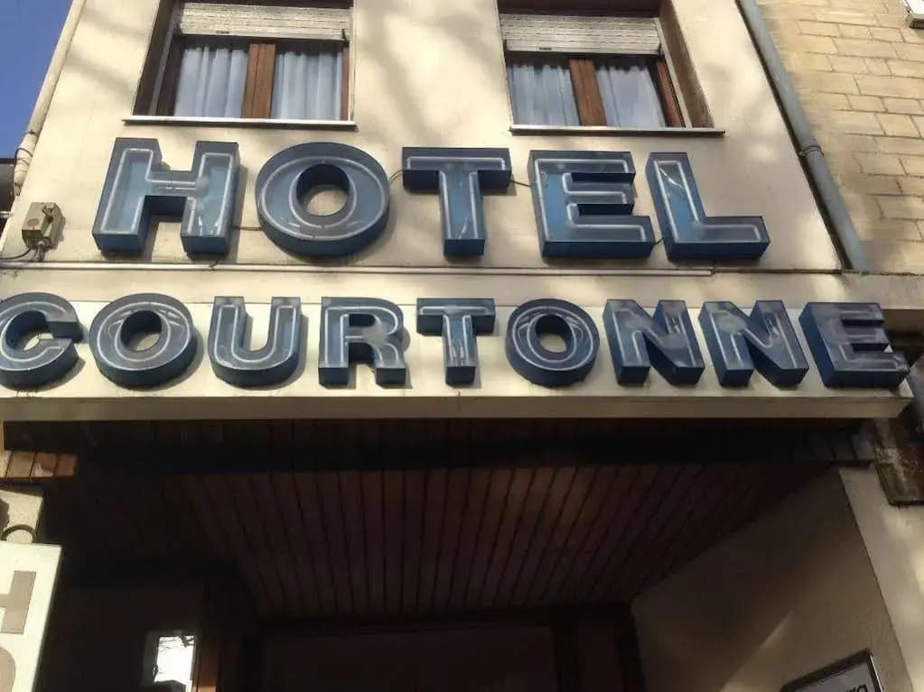 Hotel Courtonne - Photo 1