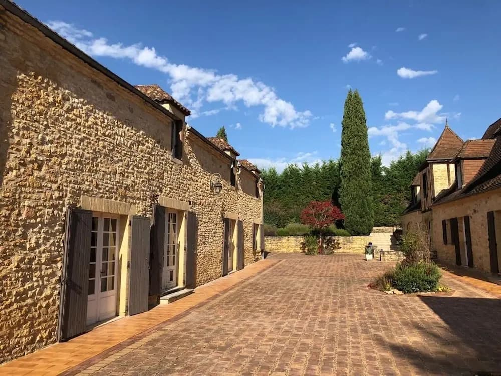 Le Domaine Aubazen - Photo 1