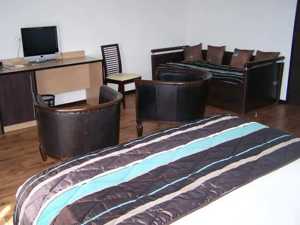Brit Hotel Confort La Tour Blanche - Photo 4