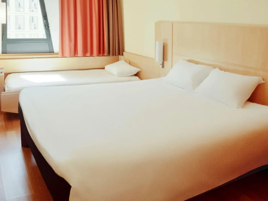 Ibis Marseille Centre Euromed - Photo 4